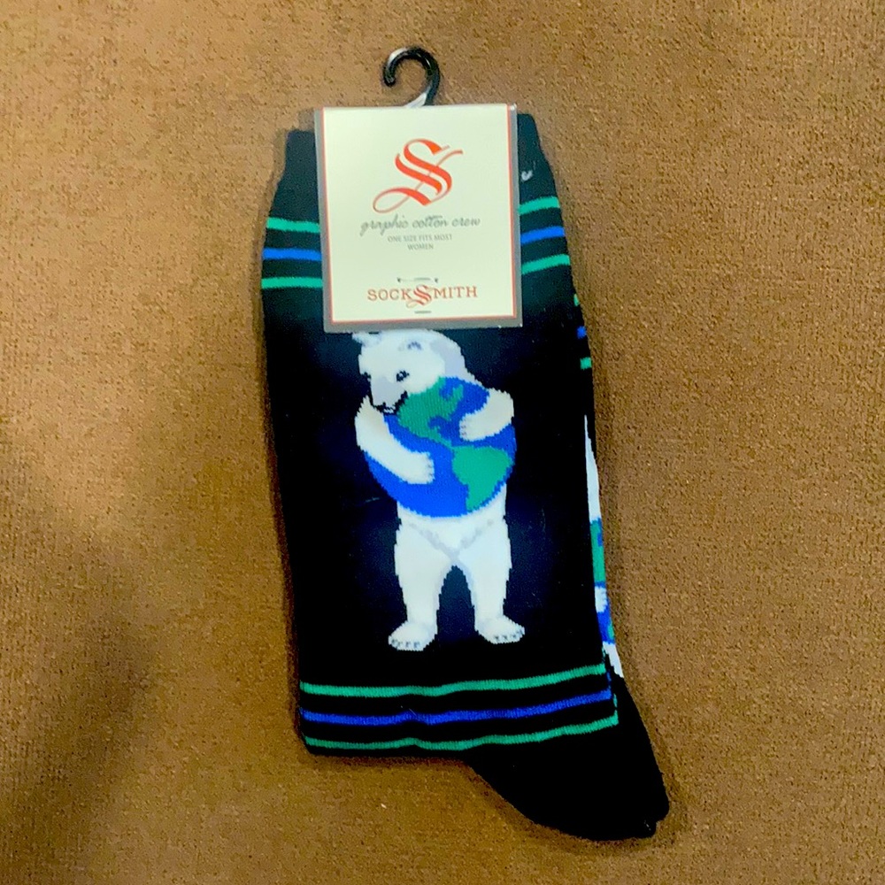NWT Socksmith Black Cotton Crew Socks Polar Bear Hugging Earth World Globe